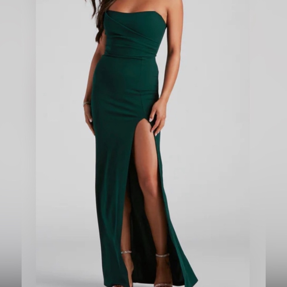Elegant Green One-Shoulder Dress
